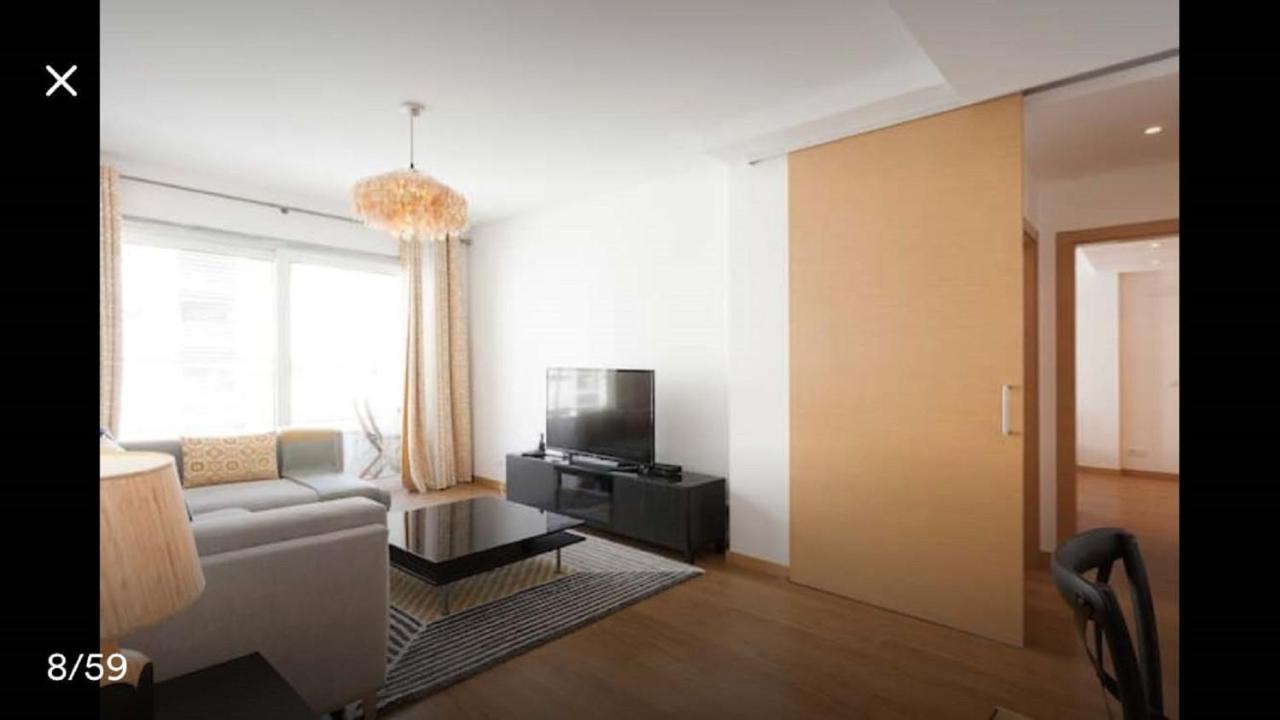 Modern For Family And Group Of Friends Sacavem
